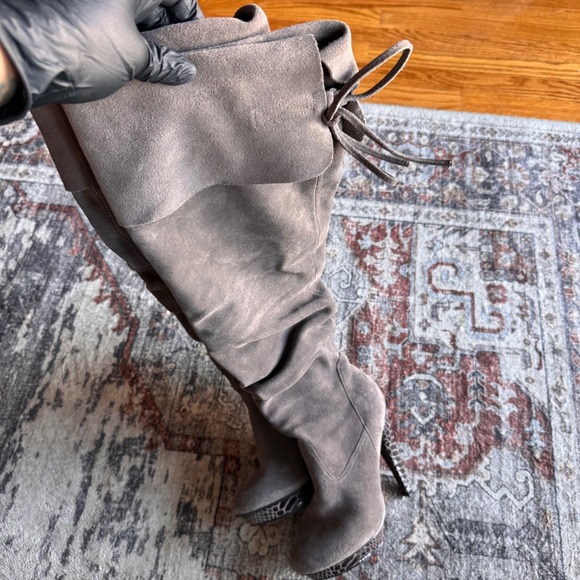 Bakers Women Y2K Knee High Stiletto Boots 6.5B Gray Thick Luxurious Suede Snake - Picture 10 of 13